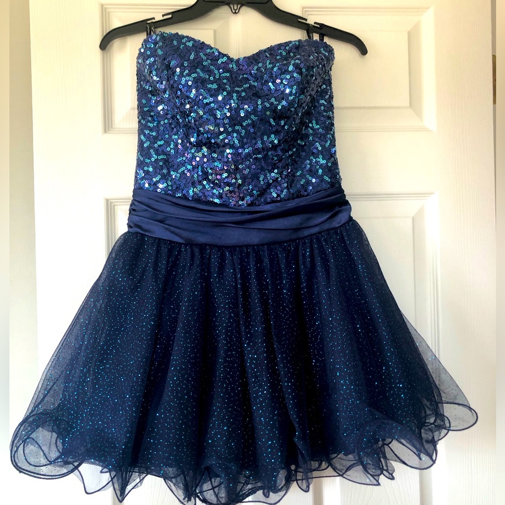 Girls speechless semi formal dress. Size 9. Navy blue